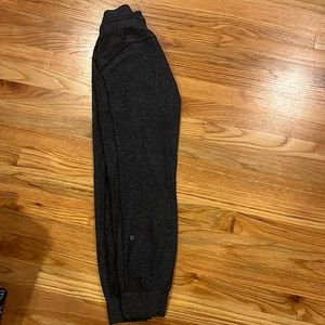 Lululemon Jogger’s size 2